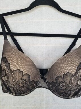 Lace Padded Underwire Bra Size 36D Gilligan & O'Malley EUC